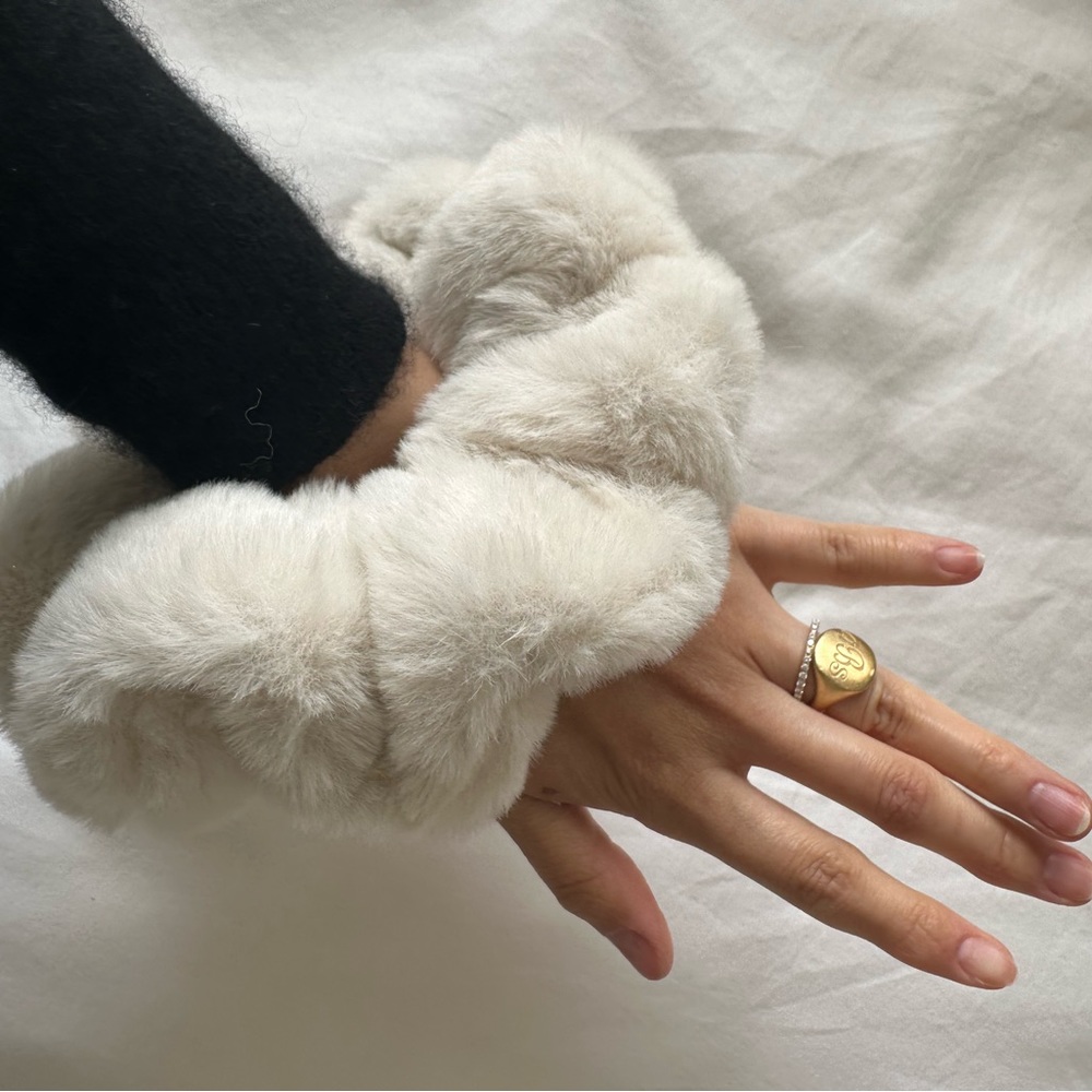 Emijay Giant Teddy Scrunchie